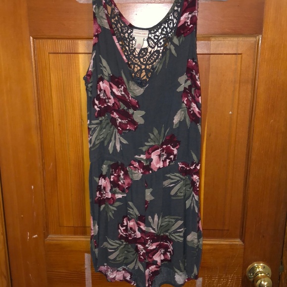 Flower patterned romper - Picture 3 of 4